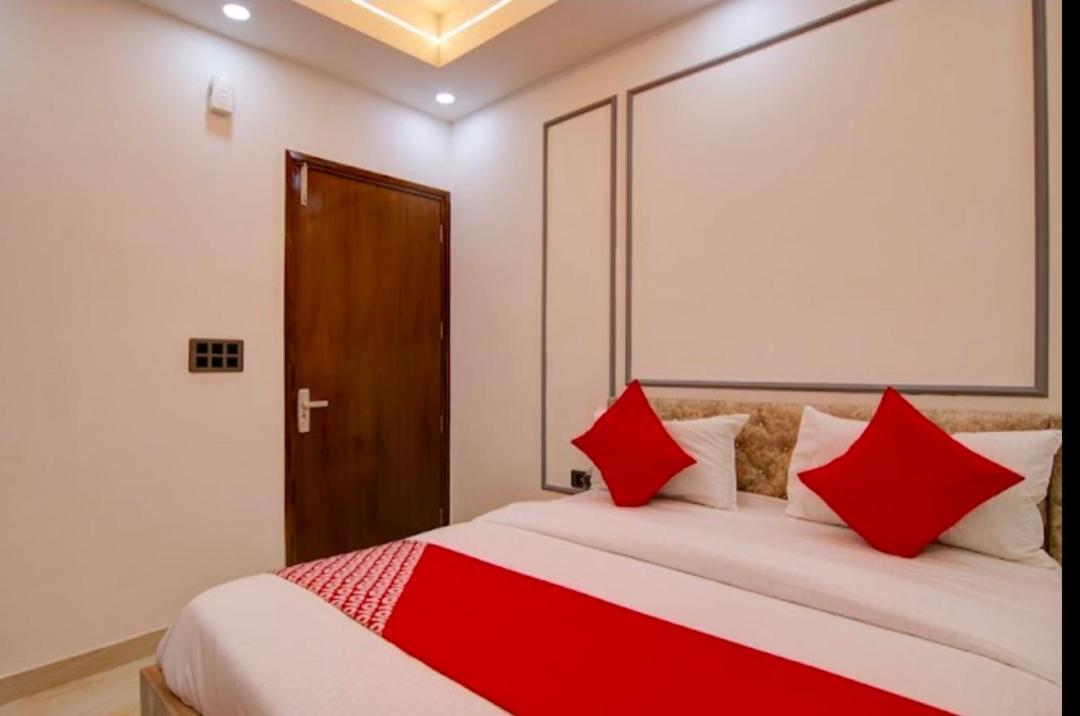 Hotel Neon Towe New Delhi
