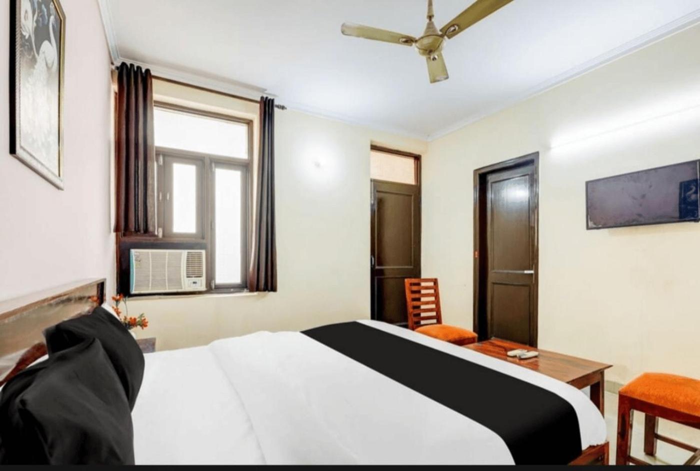 Neon Towe Hotel New Delhi